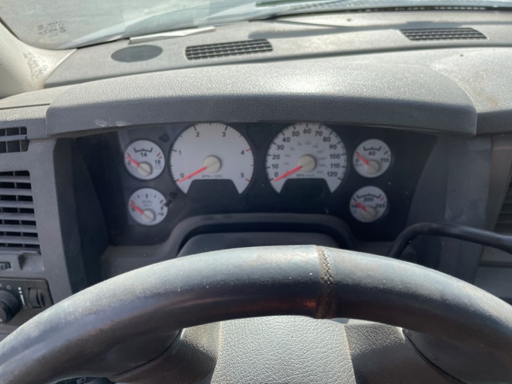 2006-dodge-3500-image-10