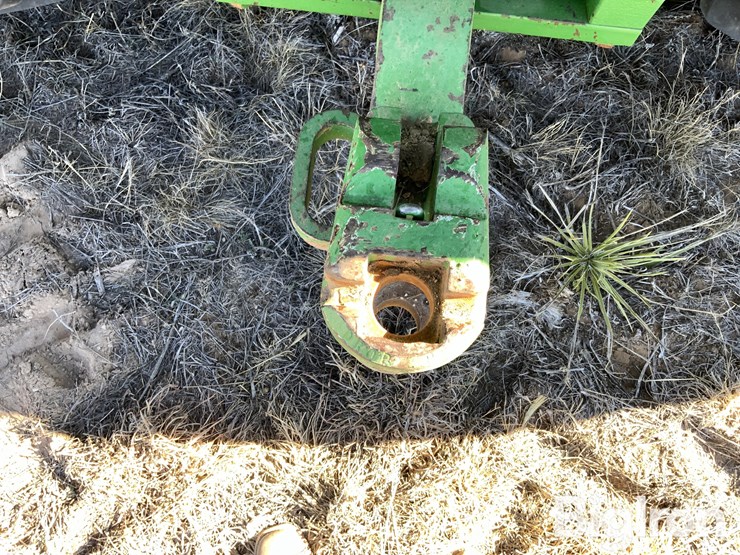 2010-john-deere-8320r-image-19