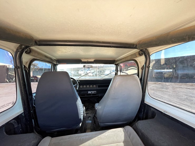 1995-jeep-wrangler-image-100