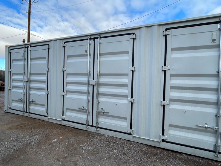 #200d-•-40'-container-image-6