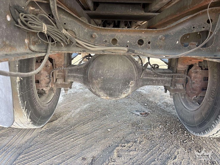 2005-international-durastar-4300-image-9