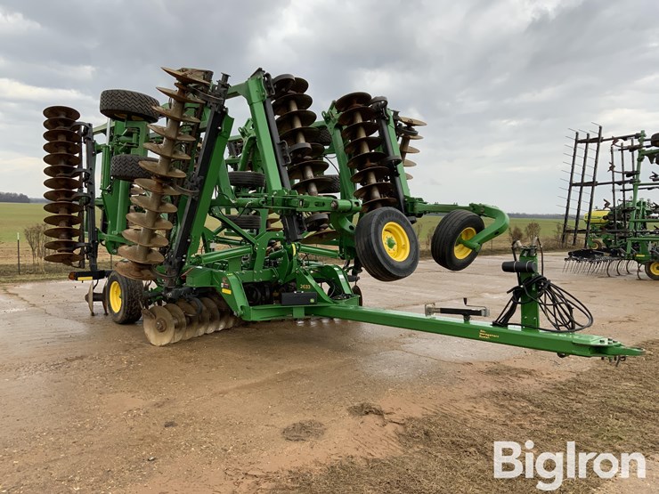 2022-john-deere-2633-image-3