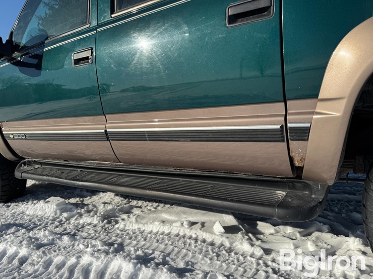 1996-chevrolet-suburban-1500-image-15