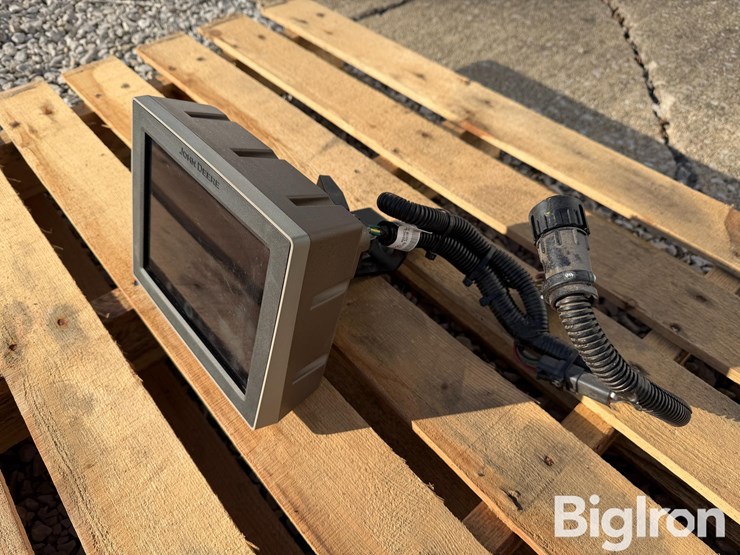 john-deere-4240-image-1