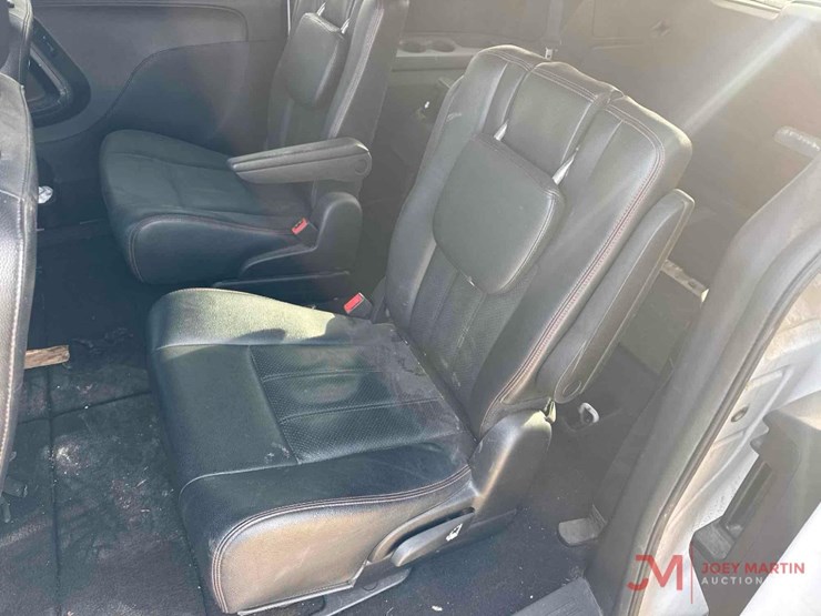 2019-dodge-grand-caravan-image-17