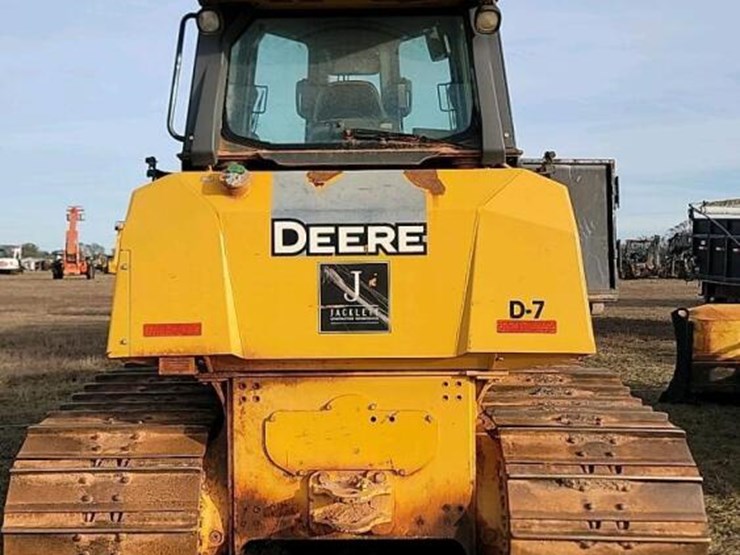 2015-deere-700k-lgp-image-11