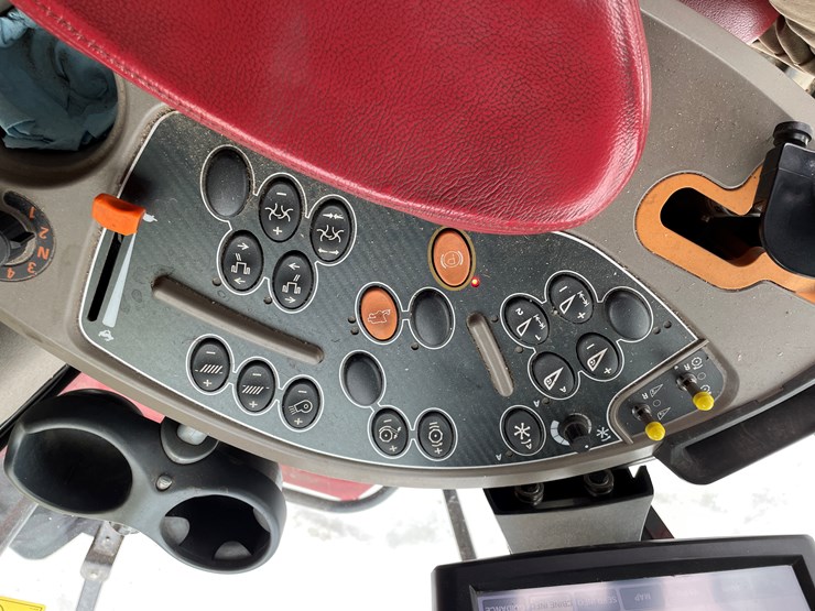 2017-case-ih-7240-image-60