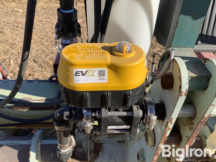 orthman-8r30-fertilizer-bar-image-18