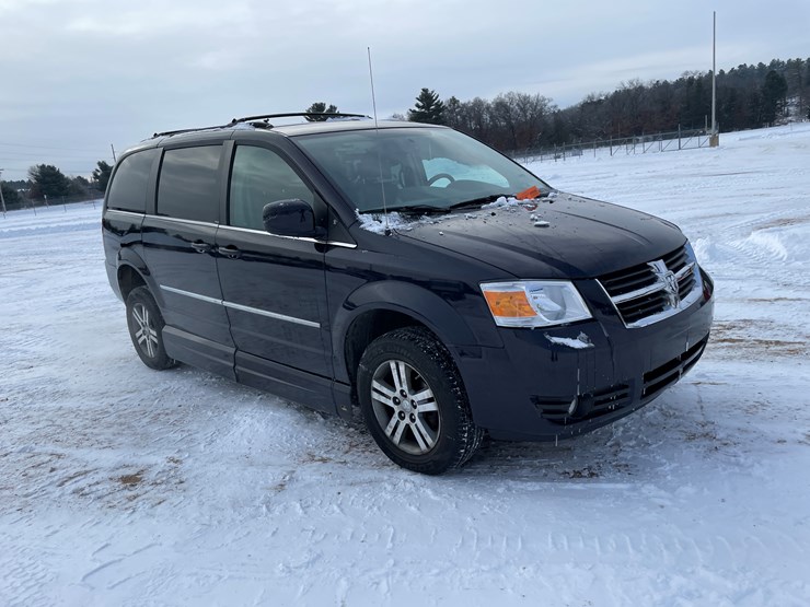 2010-dodge-grand-caravan-image-4