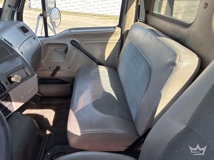 2007-sterling-l7500-image-25