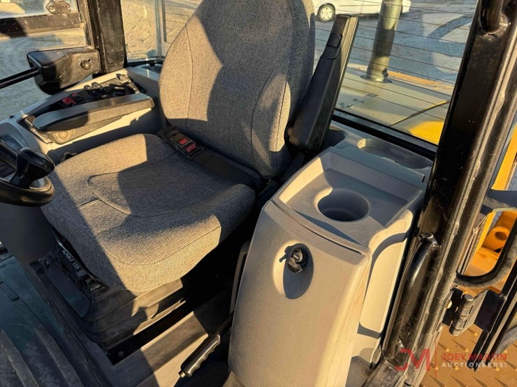 2017-caterpillar-918m-image-18