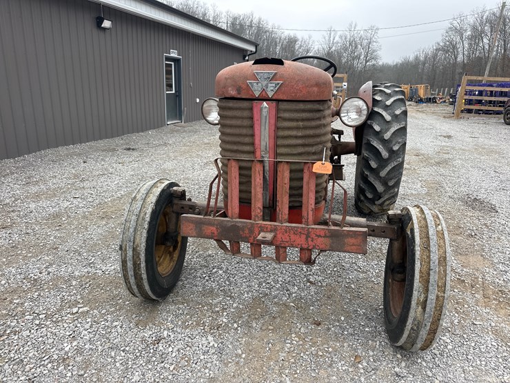 massey-ferguson-165-image-3
