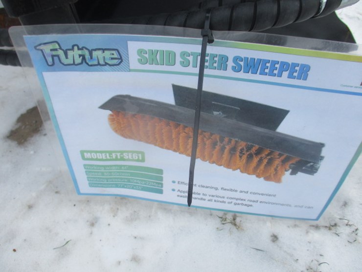 #6574-•-61"-skid-steer-sweeper-work-width-:1550mm;-speed-:30-50r/min;-work-pressure-:10mpa-22mpa-size:-1970*520*850mm-weight-:234kg-image-2