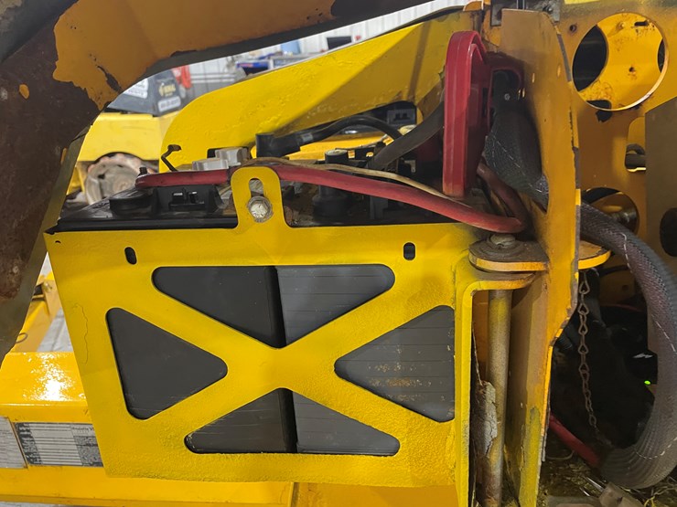 2013-bil-jax-3632t-image-37