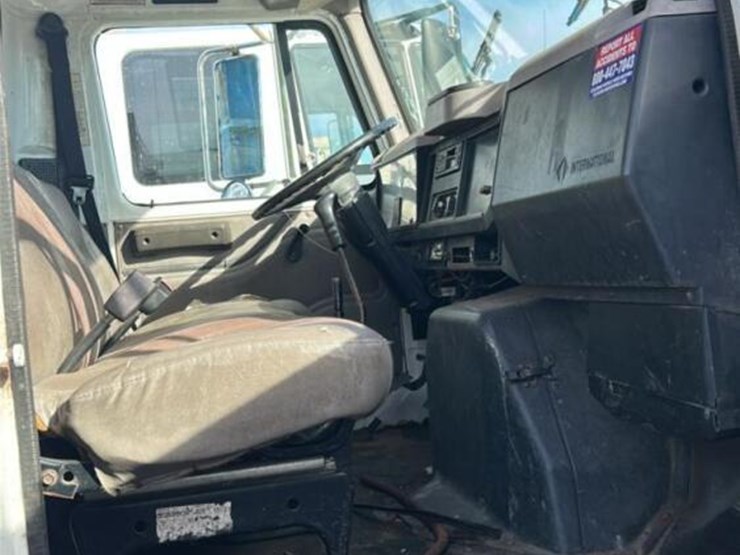 1998-international-4700-image-9