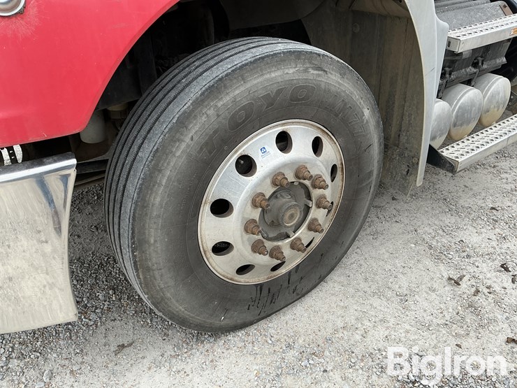 2016-mack-pinnacle-cxu613-image-19