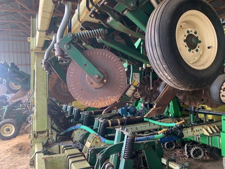 john-deere-1725-image-4