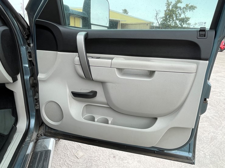 2011-chevrolet-silverado-2500hd-lt-image-85