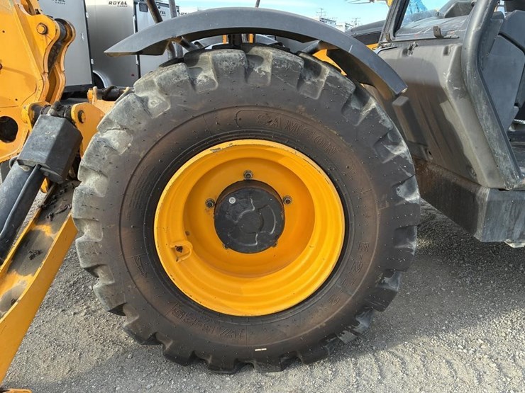 2014-jcb-telescopic-reach-lift-image-8