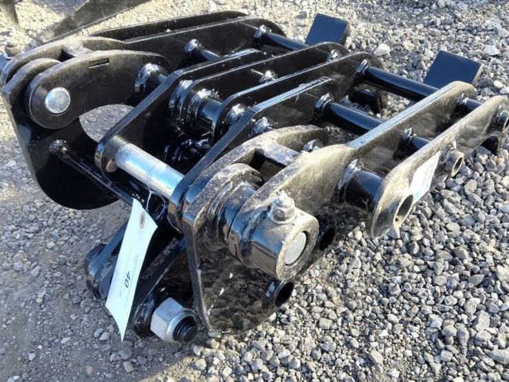 #40-•-mini-excavator-grapple-image-2