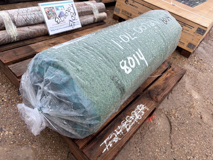 #8014-•-artificial-grass-turf-with-drainage-holes,-rubber-backing-image-2