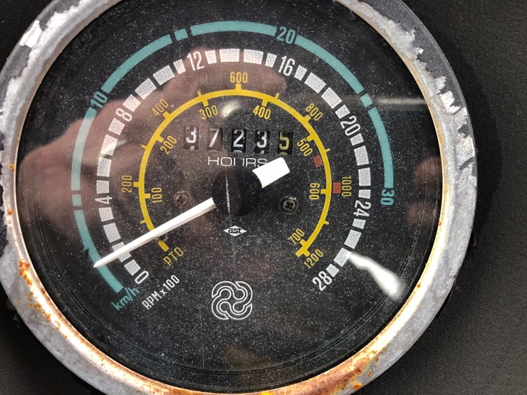 agco-allis-5670-image-8