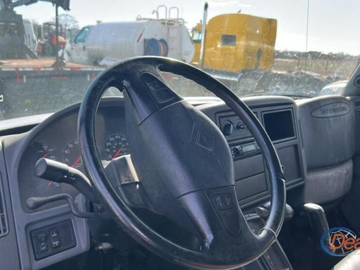 2004-international-durastar-4300-image-15