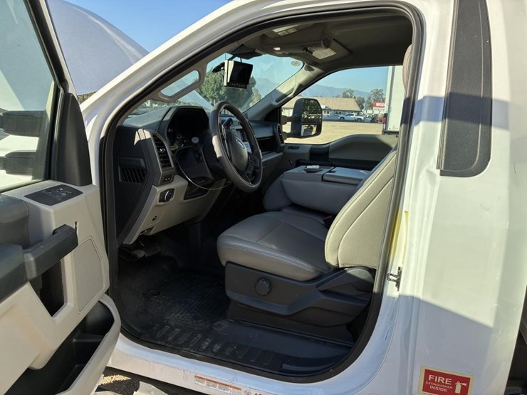 2022-ford-f450-xl-image-12