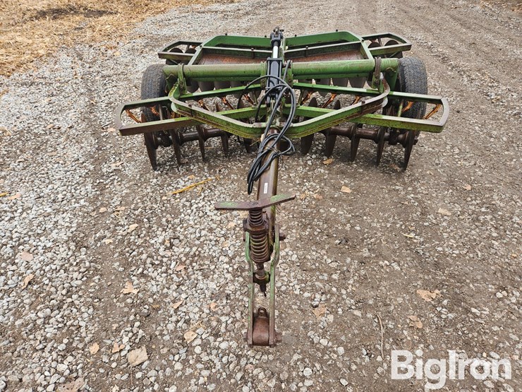 john-deere-8-image-2