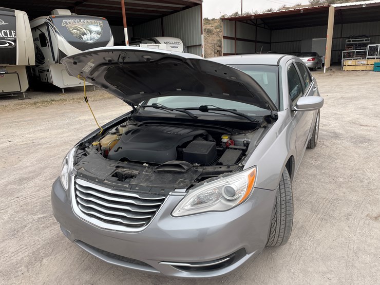 #111-•-2013-chrysler-200-(nm-title)-image-69