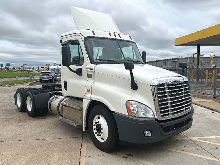 2019-freightliner-cascadia-125-image-1