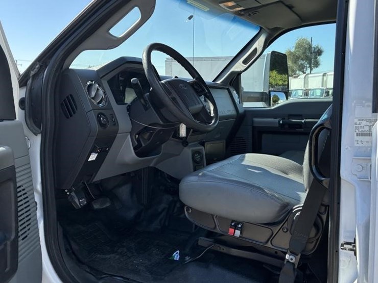 2017-ford-f650-image-18