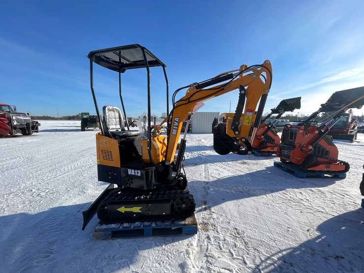 #130-•-miva-va13-mini-excavator-(mosinee,-wi)-image-4