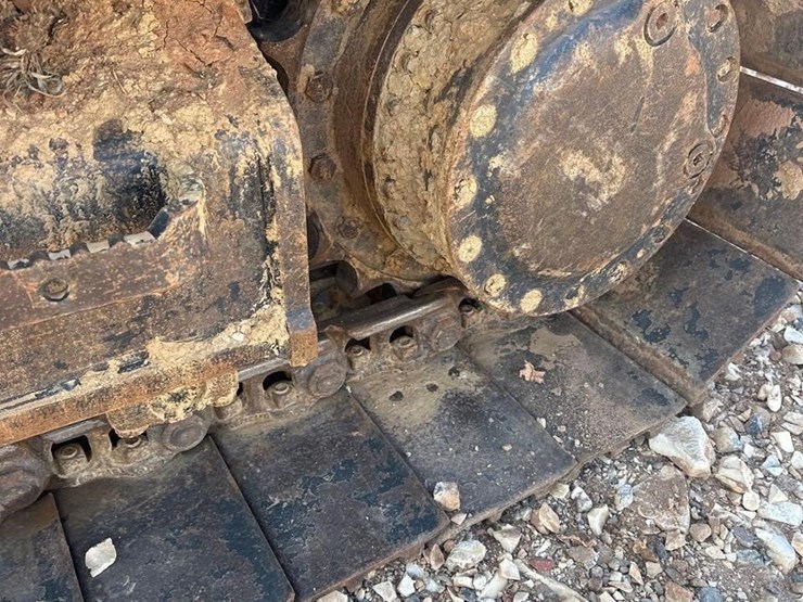 2018-caterpillar-320-image-19