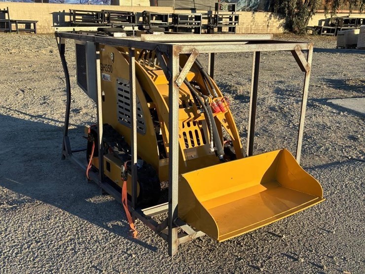 2025-aboss-gh350-skid-steertrack-loader-image-2