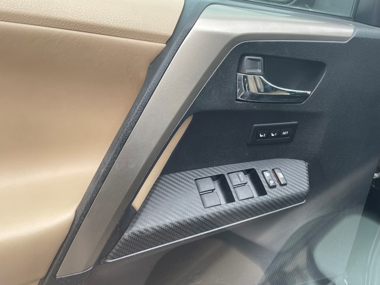 2013-toyota-rav4-image-74