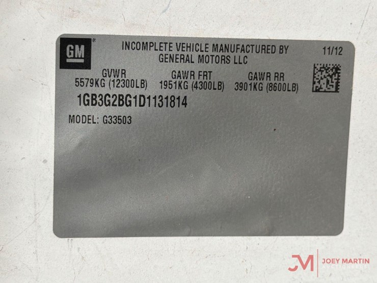 2013-chevrolet-3500-image-29