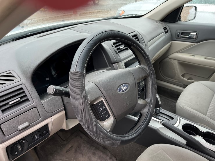 #21-•-government-agency-item-|-2010-ford-fusion-image-6