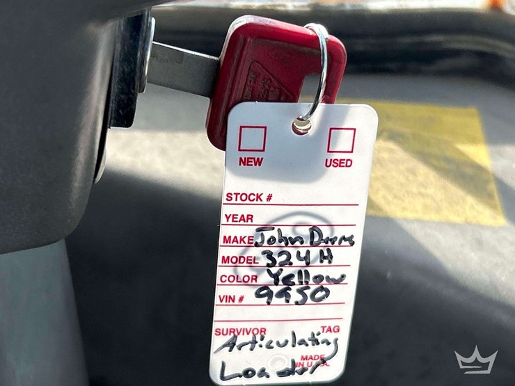 2004-deere-324h-image-31