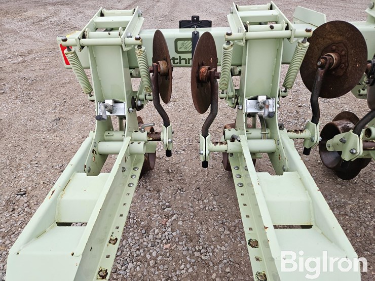 orthman-835-002-8r30-high-clearance-cultivator-image-16