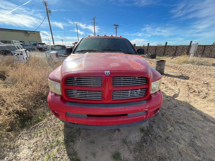 2004-dodge-3500-image-2