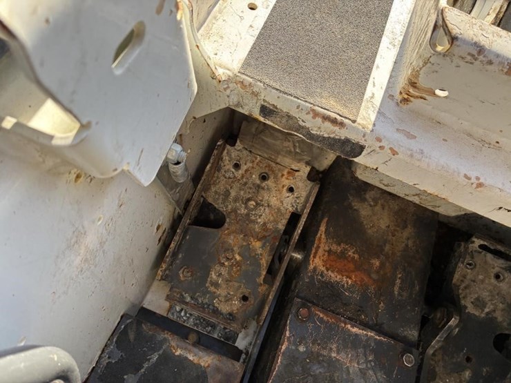 2019-bobcat-s70-image-19