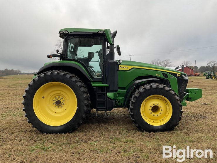 2021-john-deere-8r-340-image-4