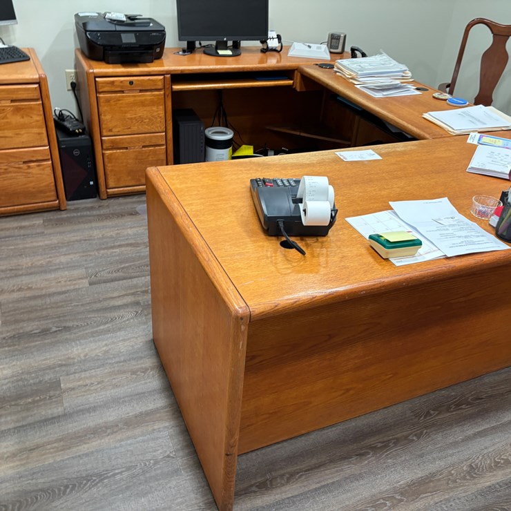 #203 • DESK WITH MATCHING FILE CABINETS