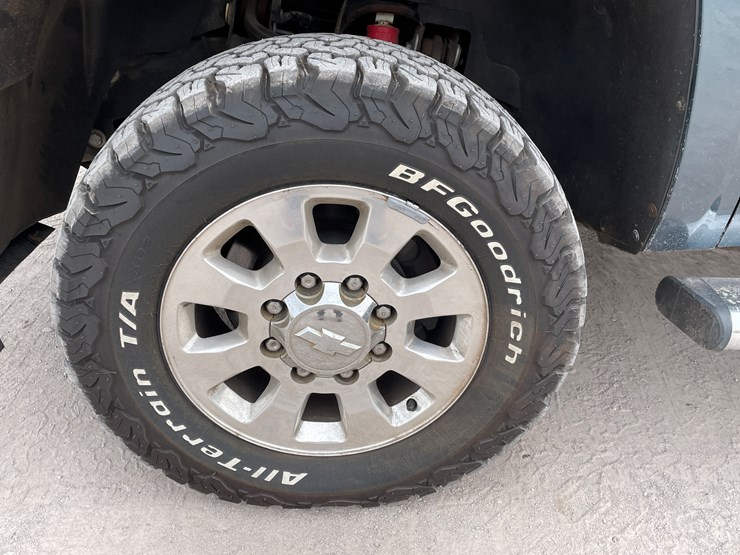 2011-chevrolet-silverado-2500hd-lt-image-11