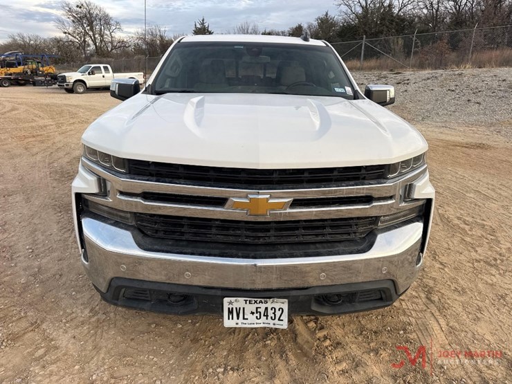 2020-chevrolet-1500-image-5