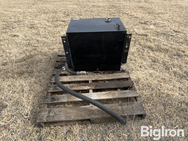 buyers-hydraulic-tank-image-6