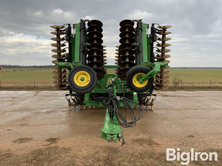 2022-john-deere-2633-image-2