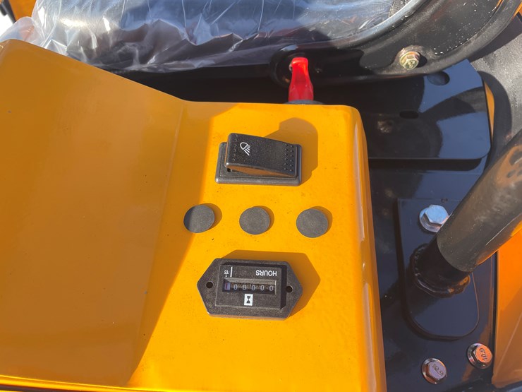 #132-•-miva-va13-mini-excavator-(mosinee,-wi)-image-14