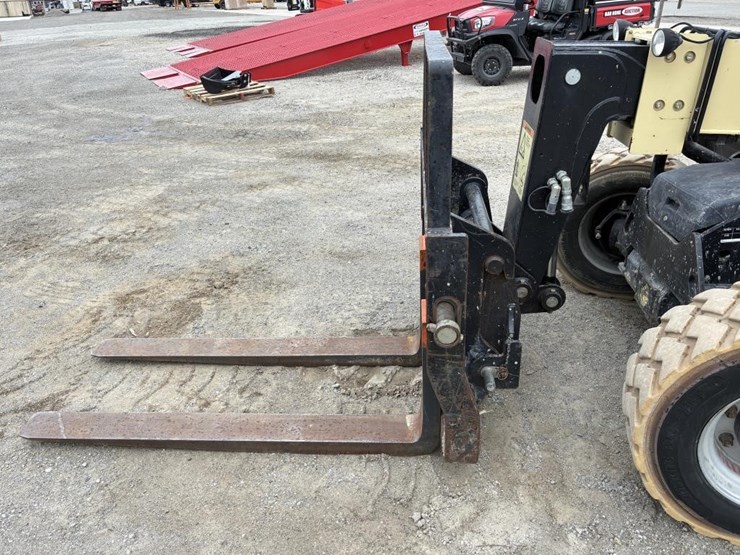 2015-jlg-g5-18a-image-5